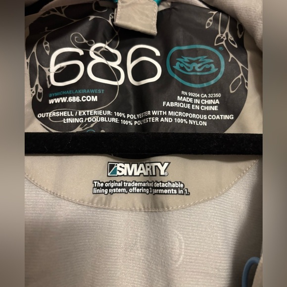 686 Women’s Snowboard Jacket – XS – Excellent Condition - Picture 16 of 17